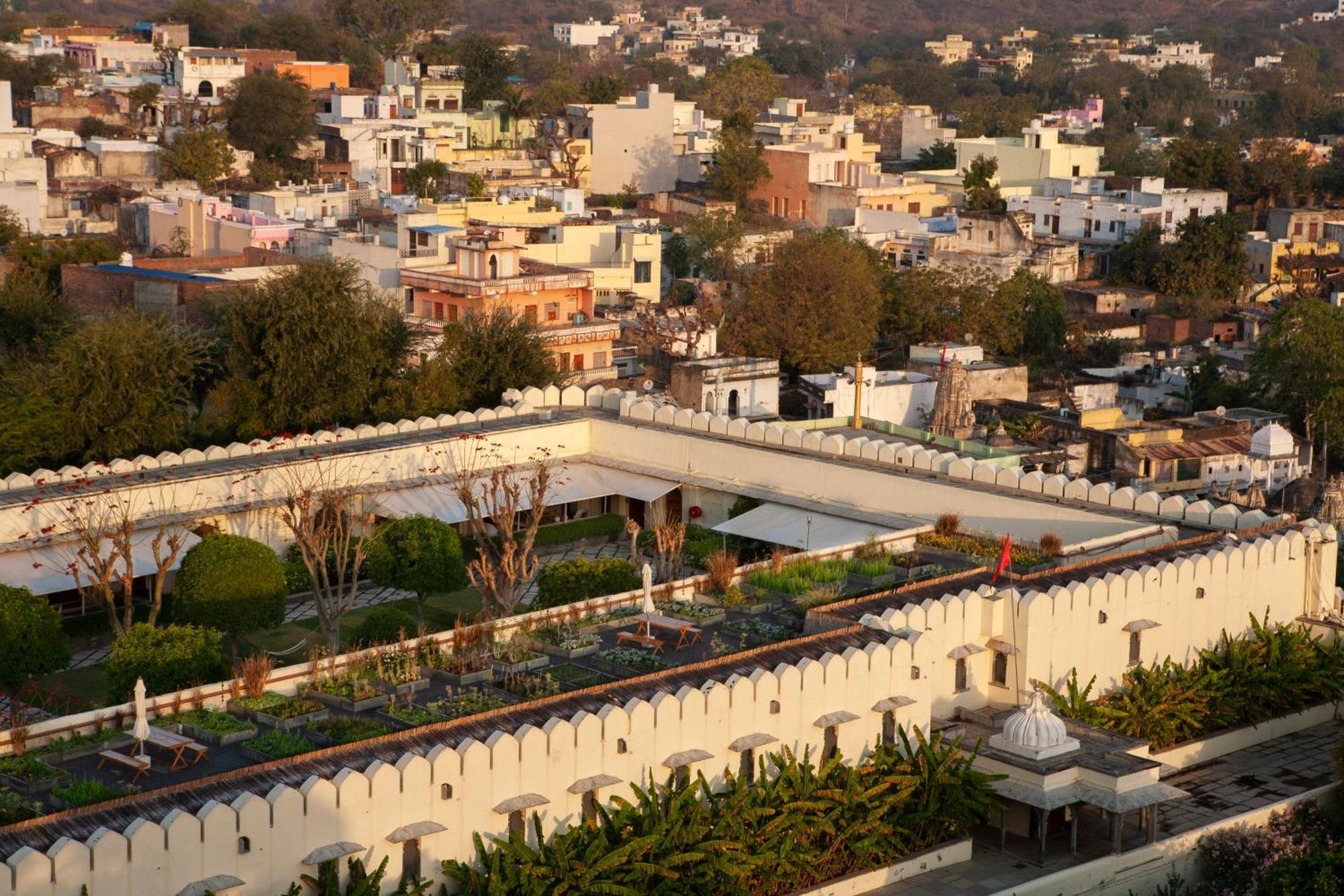Raas Devigarh Hotel Delwara Exterior photo