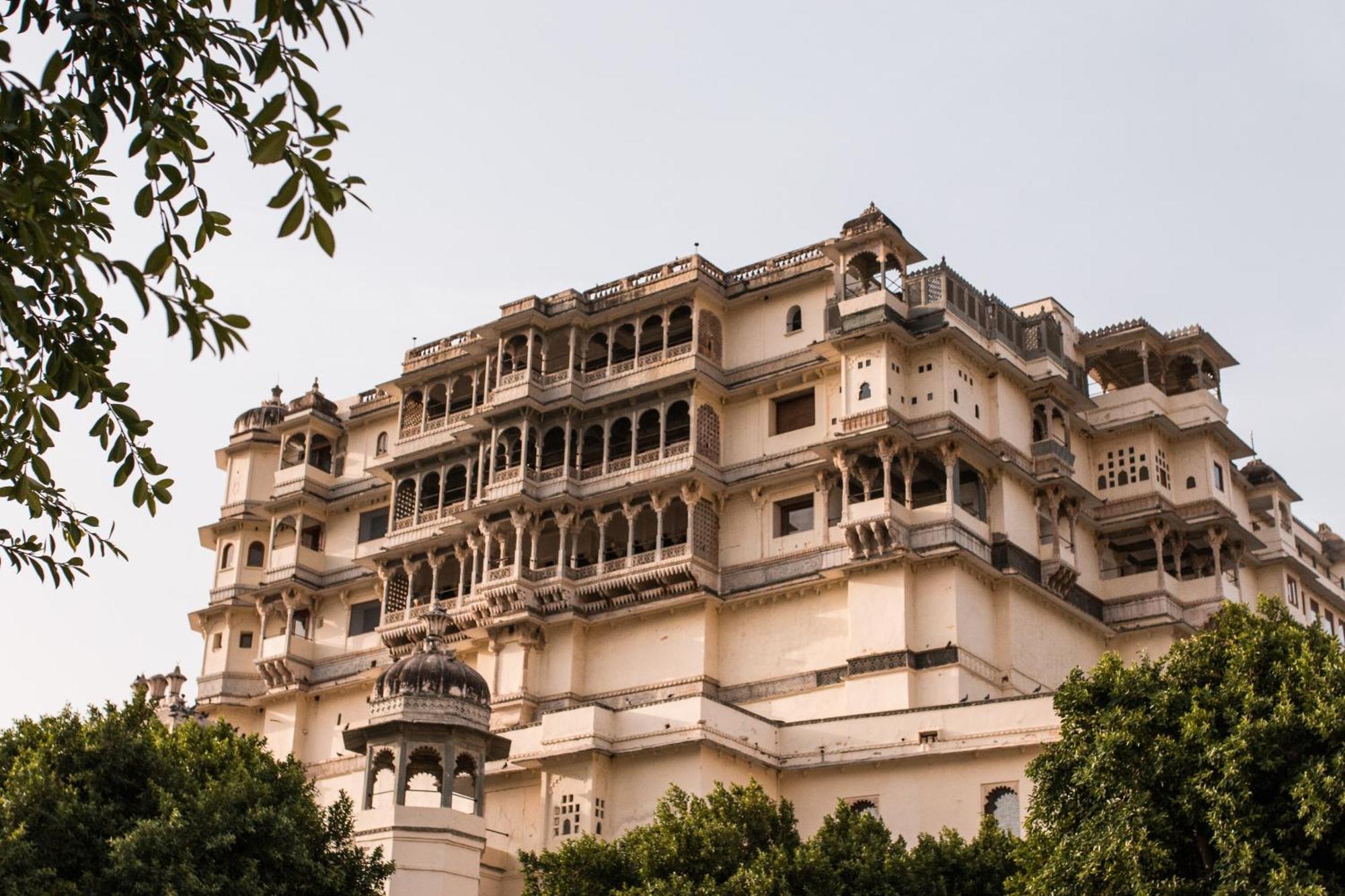 Raas Devigarh Hotel Delwara Exterior photo