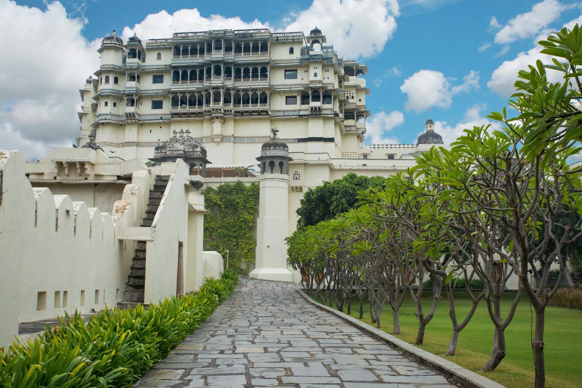 Raas Devigarh Hotel Delwara Exterior photo