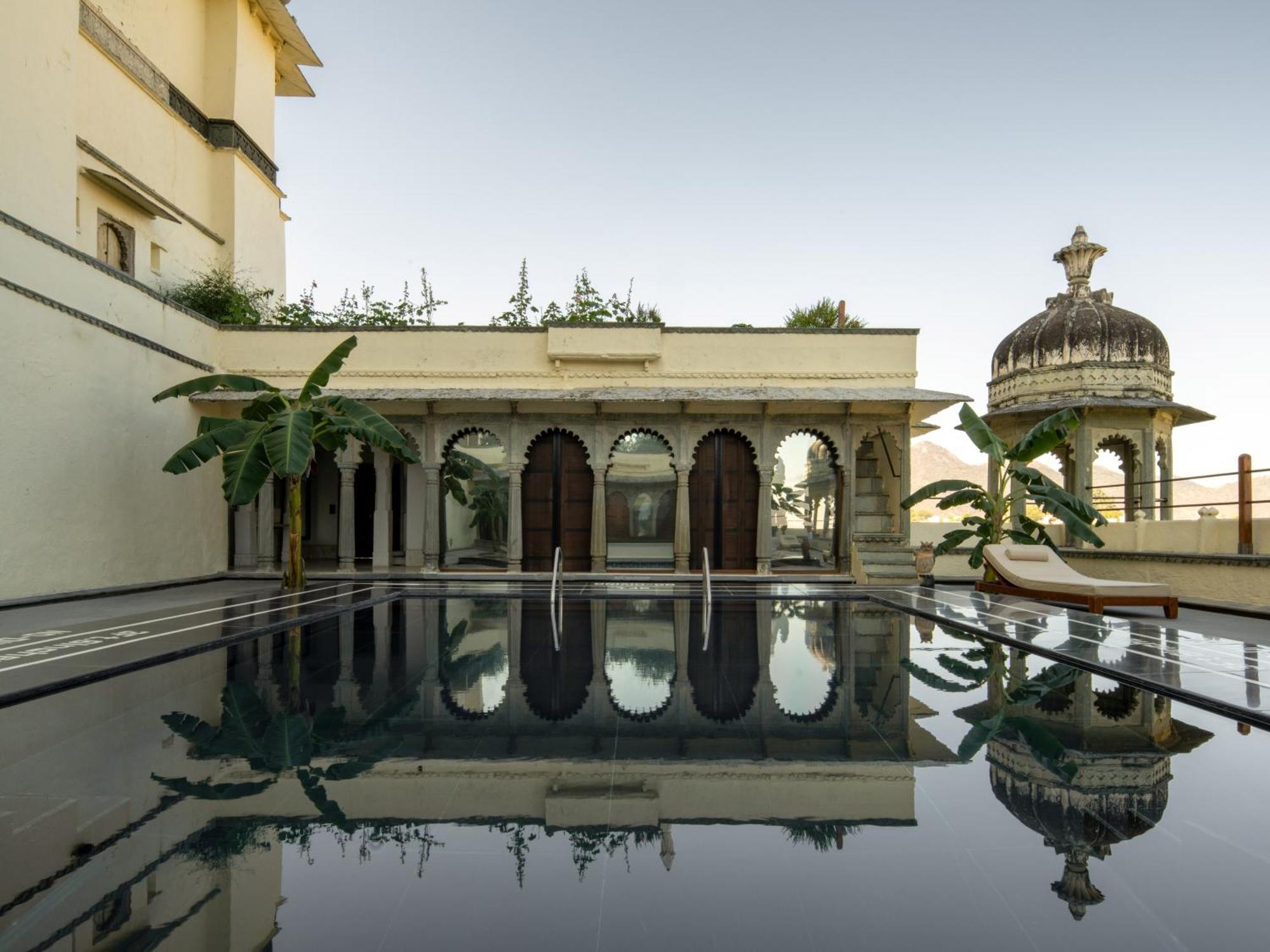 Raas Devigarh Hotel Delwara Exterior photo